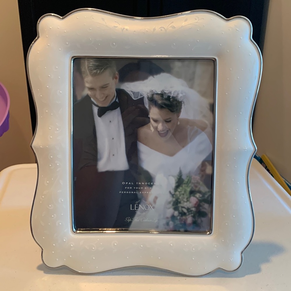 Lenox 8x10 opal frame